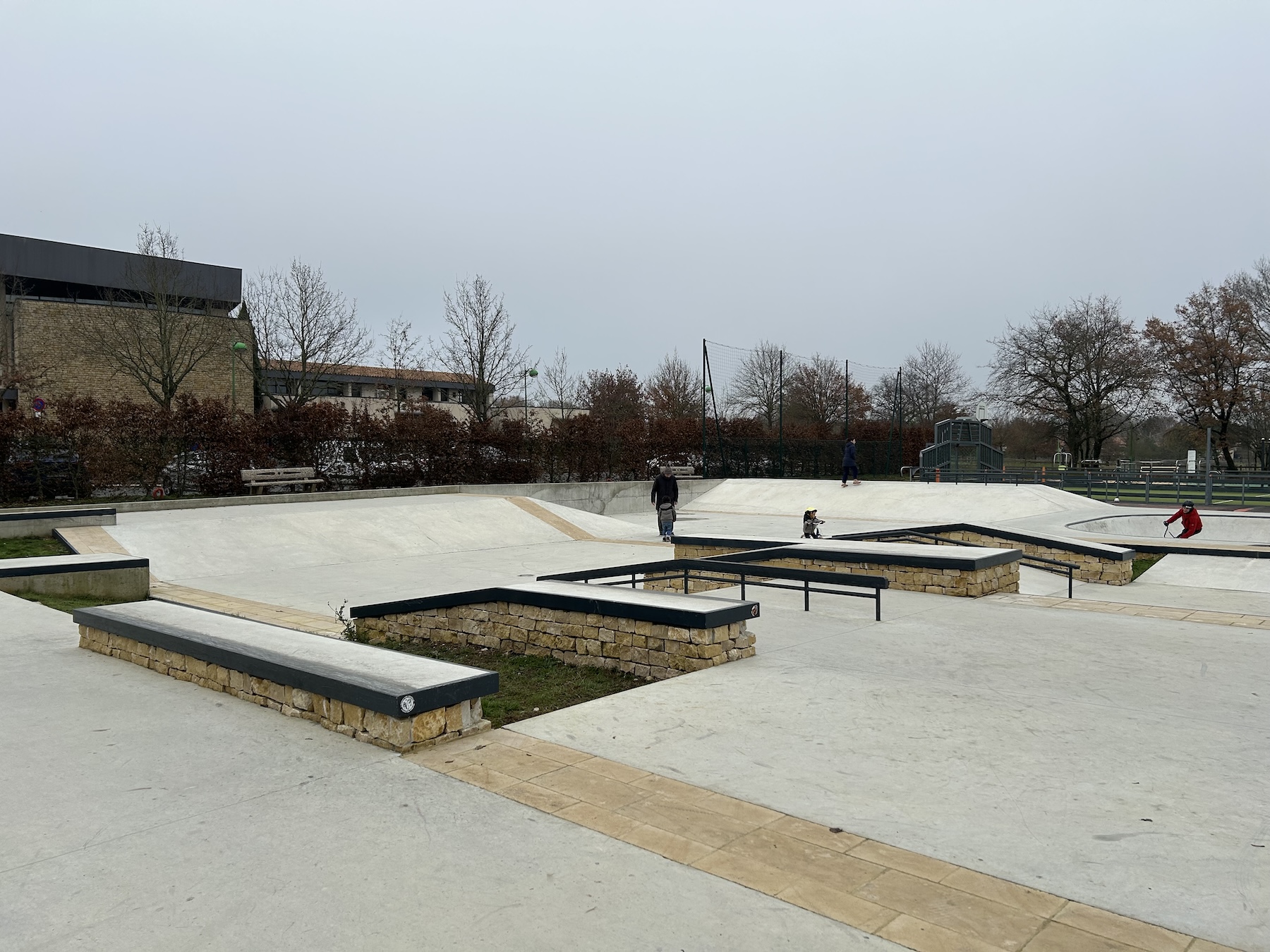 Fontaine-le-Comte skatepark